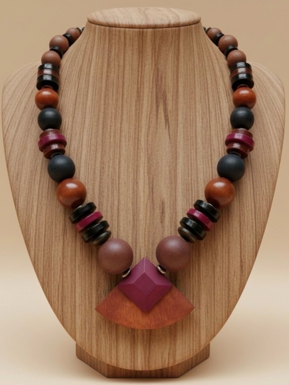 Vintage 70s Boho Chunky Wooden Bead Necklace Geometric Pendant Brown Burgundy